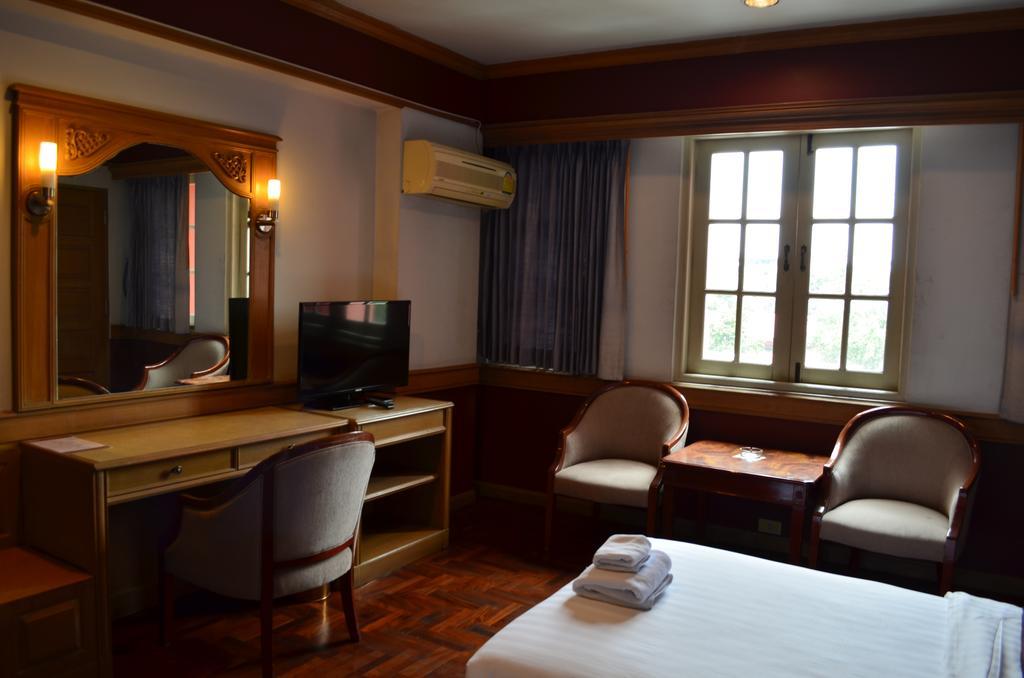 Suda Palace Bangkok Exterior photo