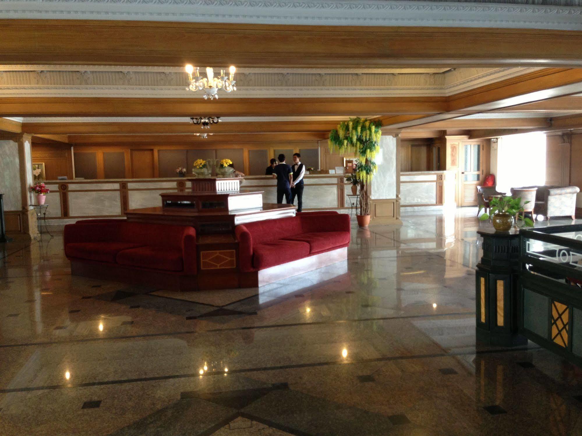 Suda Palace Bangkok Exterior photo