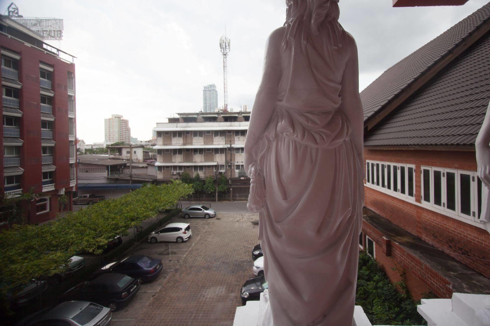Suda Palace Bangkok Exterior photo