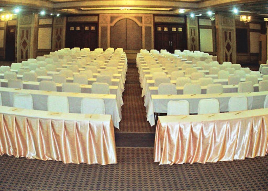 Suda Palace Bangkok Exterior photo